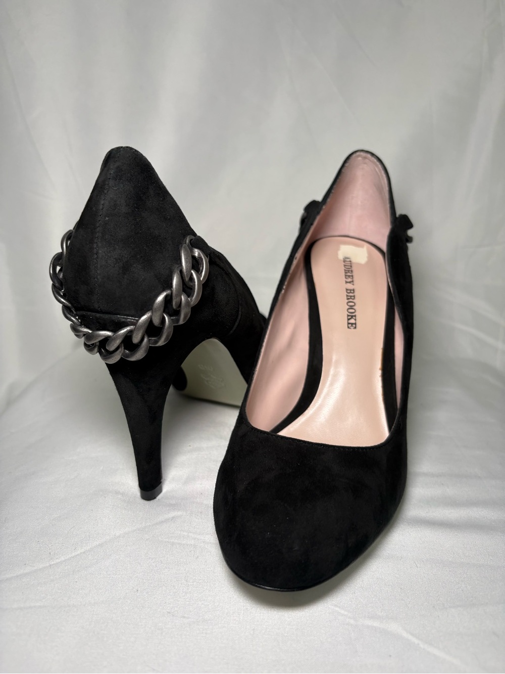Audrey Brooke black suede chain heel pumps 🖤⛓️